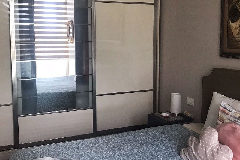 800